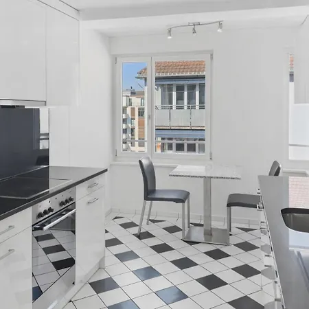 Modern 1br In The Center - Flower 41 Апартаменти *