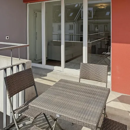 Апартаменти Modern 1br In The Center - Flower 41 *